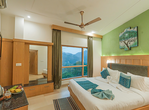 Deluxe twin room with forest view